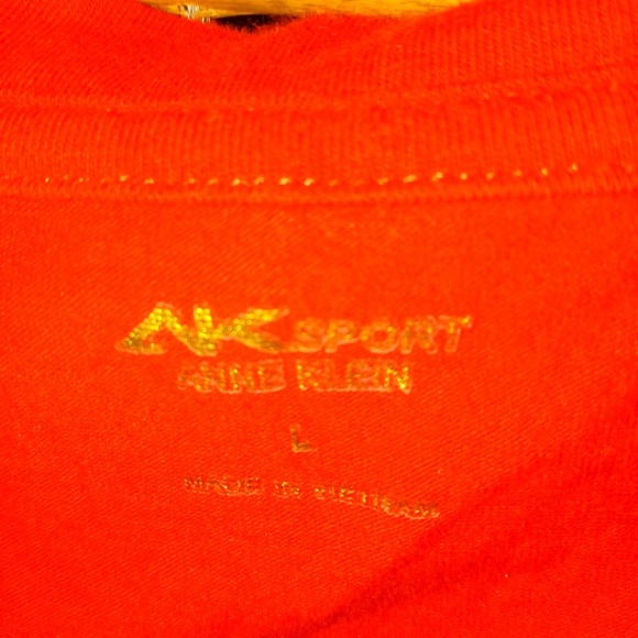 AK Sport L Perfect Red T-shirt Top - Picture 3 of 3